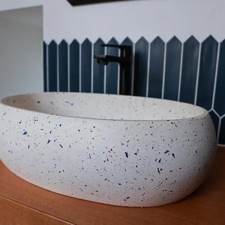 Maison Arcades 2 Bed & Breakfast 3*